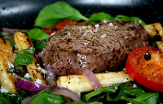 Zubereitung mit Salat roastbeef braten